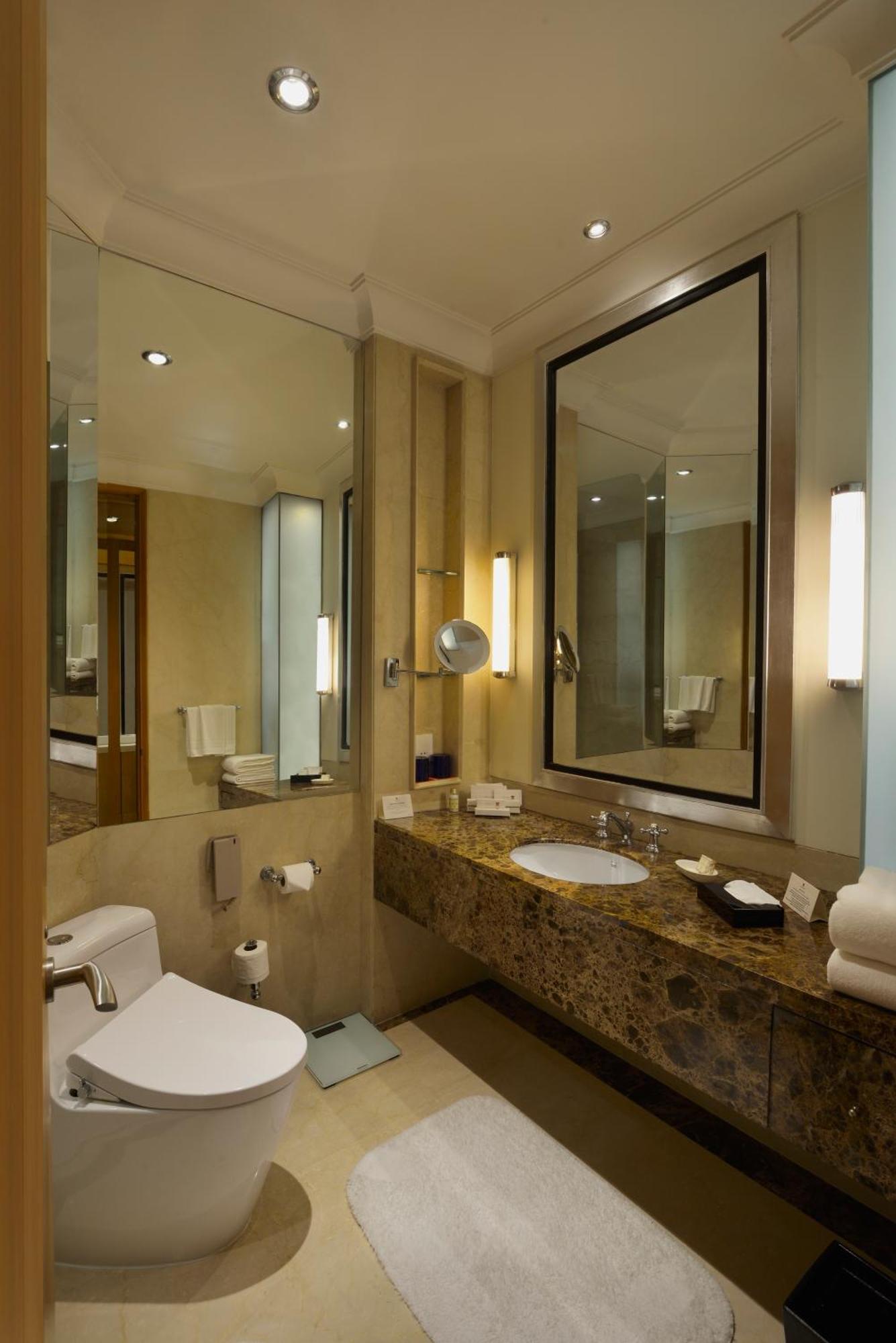 Trident Gurgaon Exterior foto Bathroom