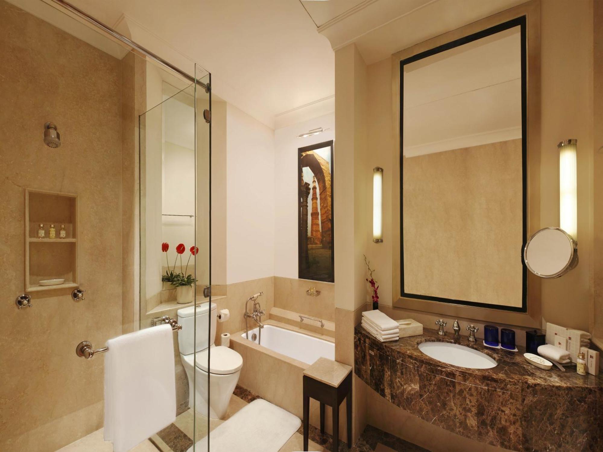 Trident Gurgaon Exterior foto Bathroom